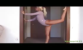 Секси руски тиин гимнастичка